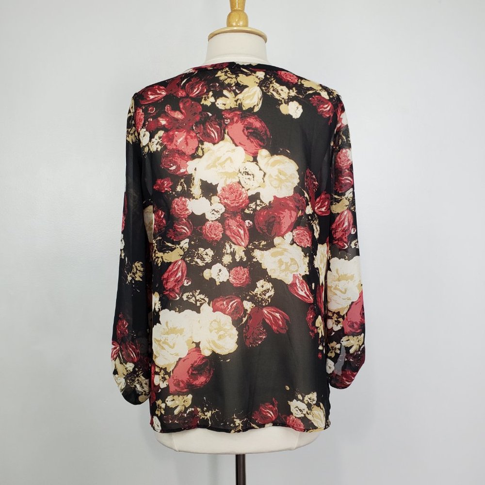 LOFT Outlet Sheer to Semi-Sheer Floral Feminine Button Up Top Blouse Size M - Picture 6 of 11